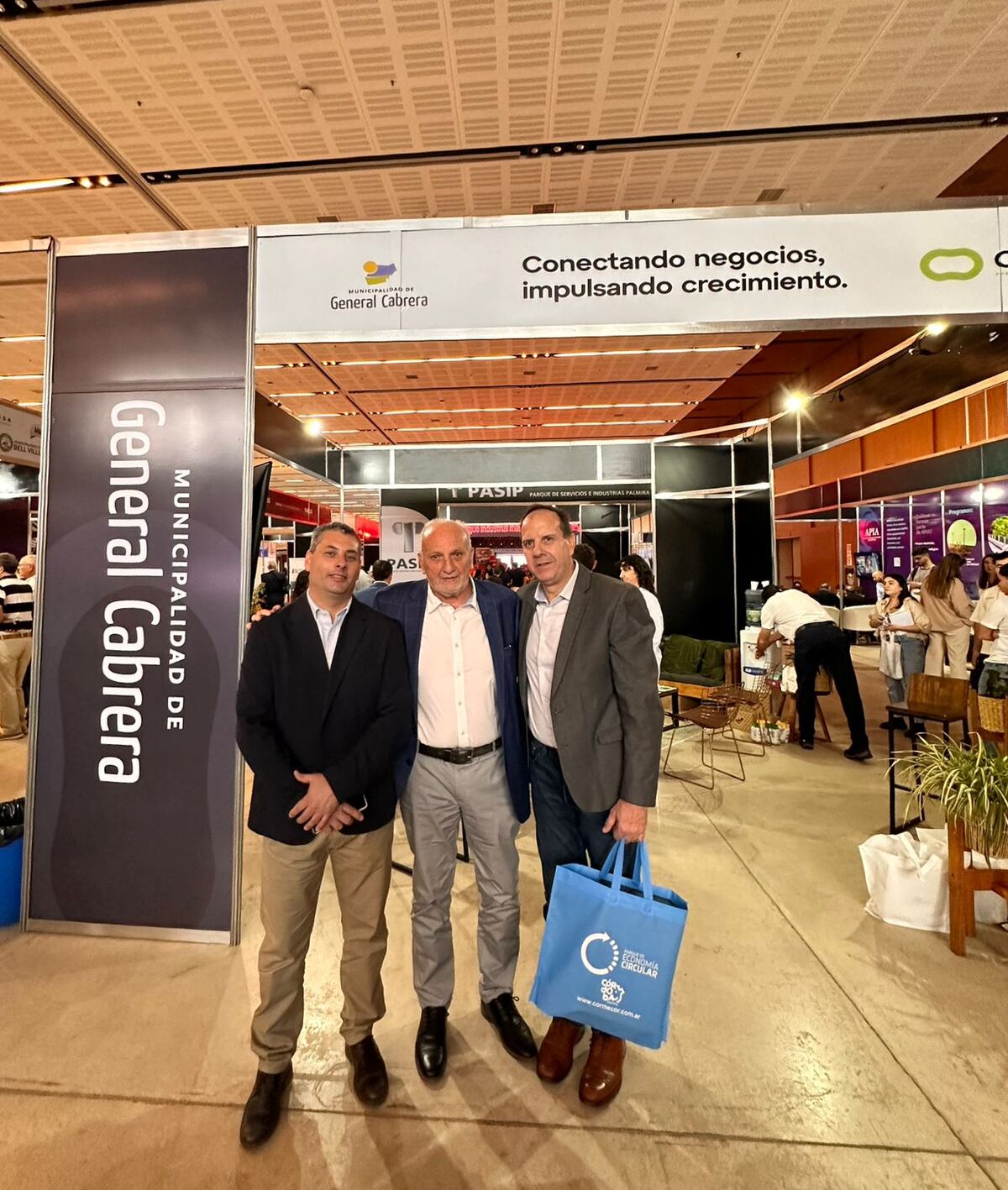 Diego Las Heras, responsable de Nuevos Negocios de La Voz; Rodolfo Games, Presidente de Apia y Juan Tillard, Gerente General de La Voz.