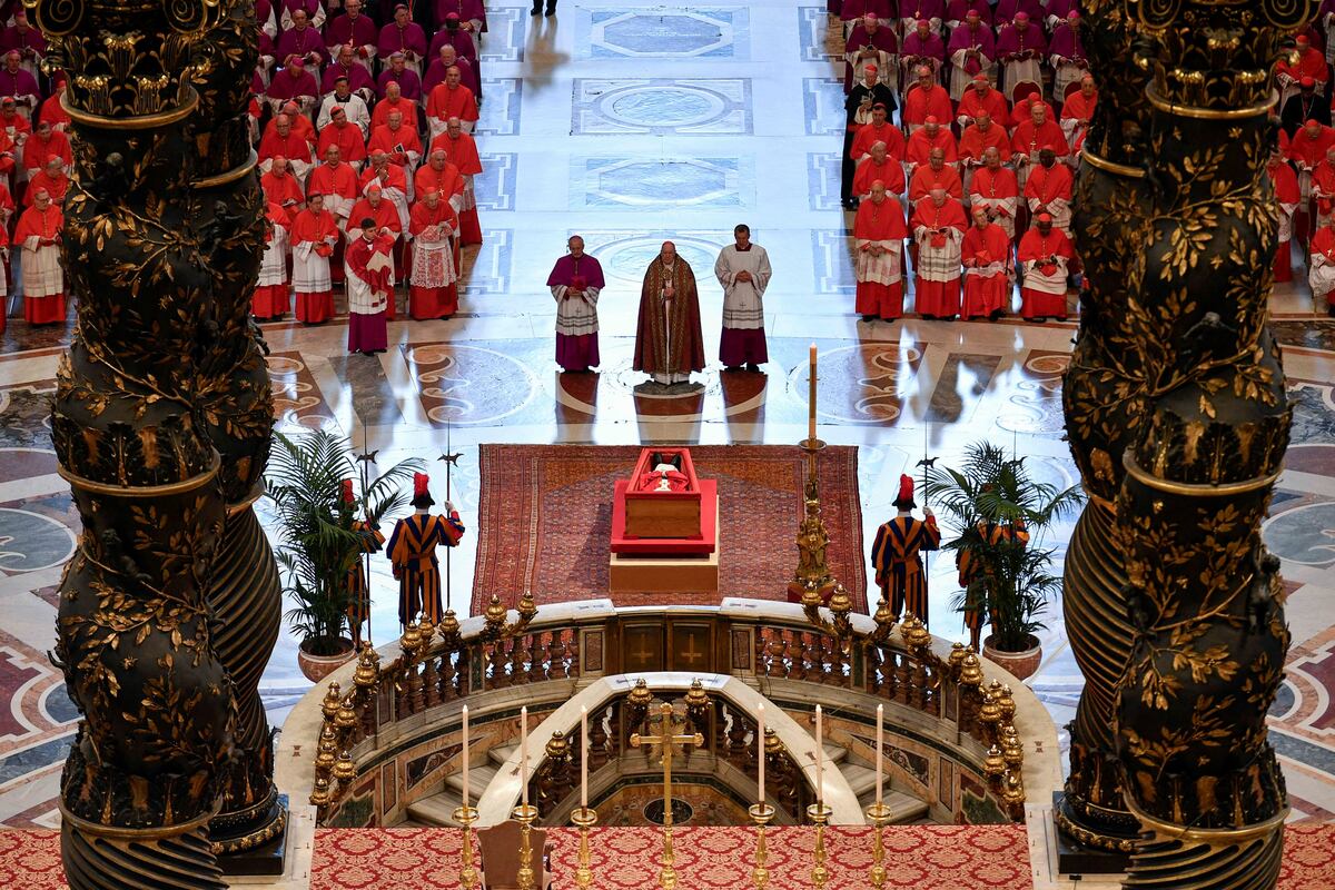 Muerte del papa Francisco: miles de fieles ya despiden al Sumo Pontífice en la Basílica de San Pedro