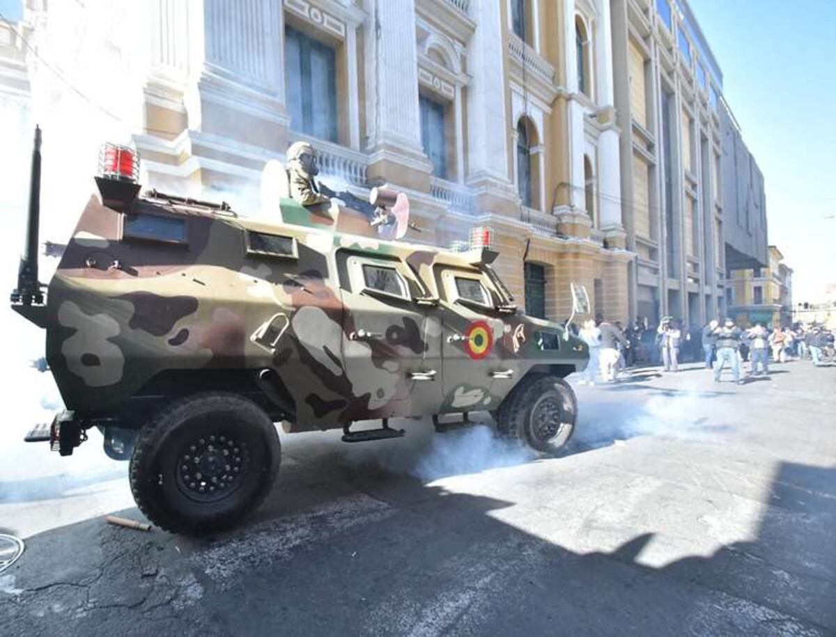 Bolivia. Un grupo de militares logró ingresar al Palacio Quemado. (Gentileza el Deber)