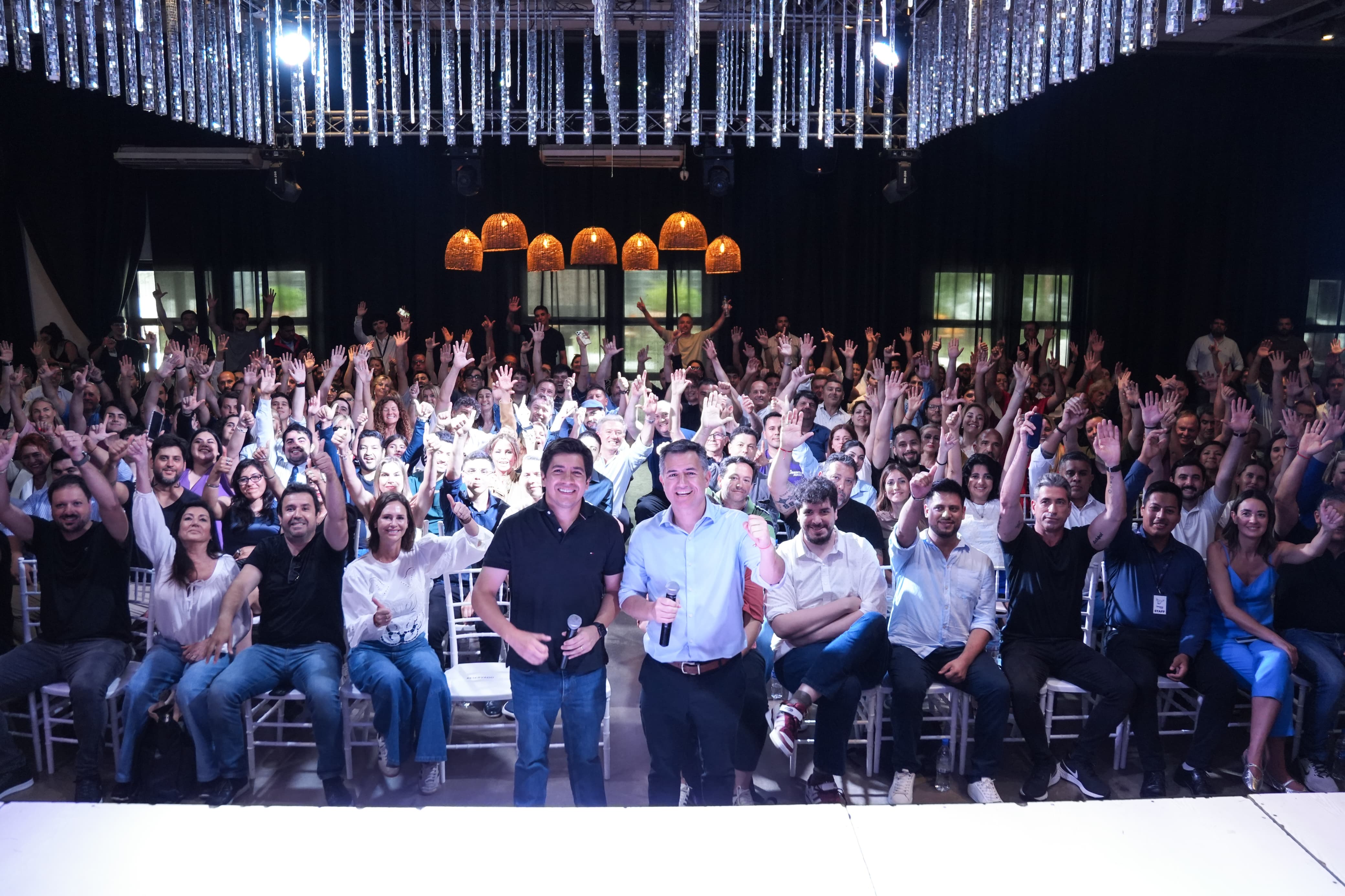 Organizadores. Los diputados Gonzalo Roca y Gabriel Bornoroni fueron quienes convocaron a otros dirigentes opositores para trabajar por la unidad en Córdoba.
