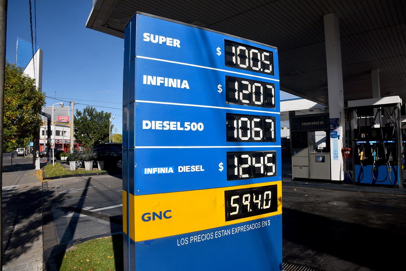 En Córdoba, aumentaron los precios lo que llevó al litro de nafta súper por encima de los $ 1.000. (Pedro Castillo / La Voz)