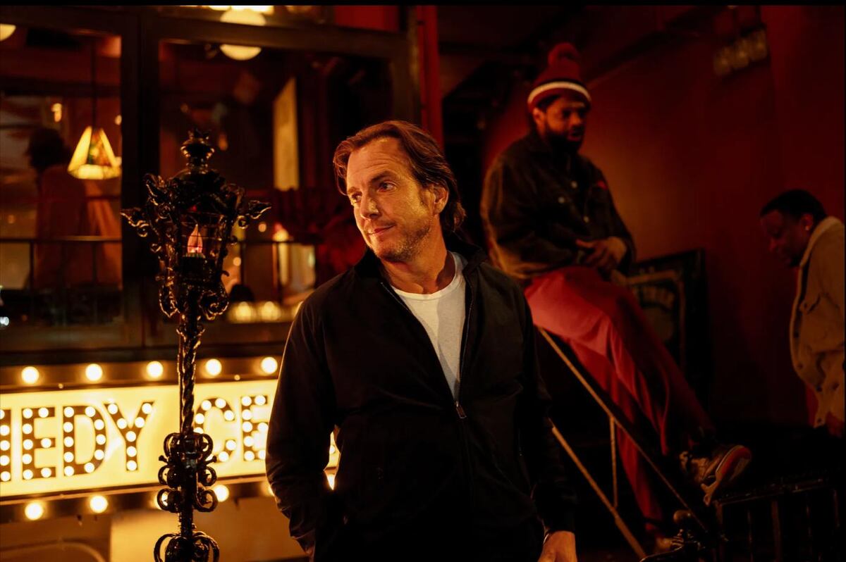 Will Arnett en "¿Está funcionando esto?", dirigida por Bradley Cooper. (Foto: web)
