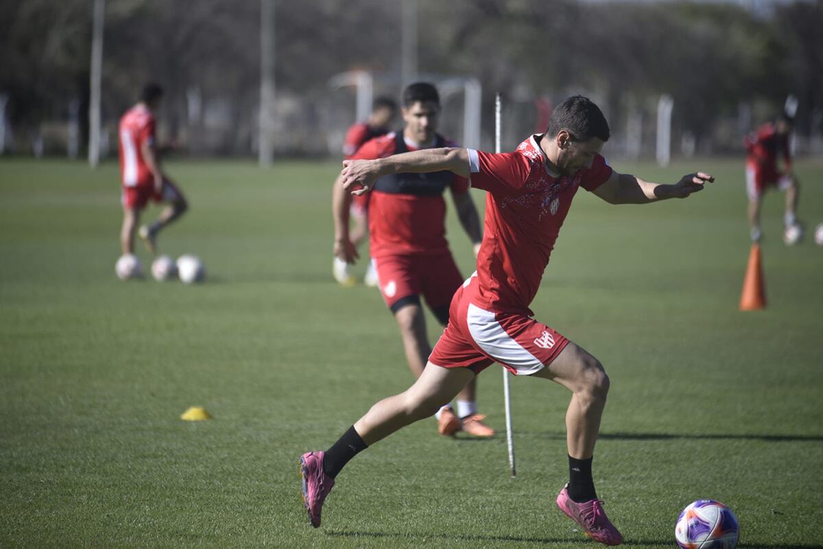 Entrenamiento de Instituto en la Agustina. (Ramniro Pereyra / La Voz)