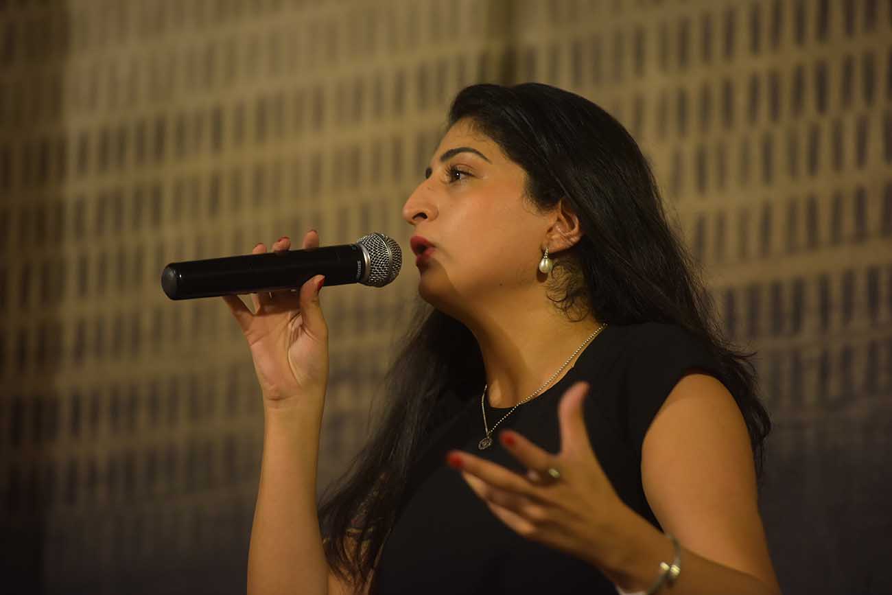 Nayet Kademián, en la disertación en Casa FOA. (José Gabriel Hernández / La Voz)