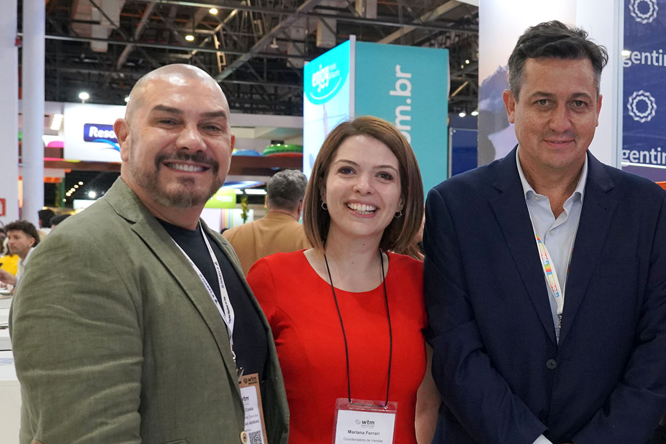 Marcelo Costa (gerente regional de Gol Líneas Aéreas), Mariana Ferrari (gerenta de Ventas de Avianca Argentina, Brasil, Uruguay y Paraguay) y Alejandro Lastra (asesor del directorio de la Agencia Córdoba Turismo).