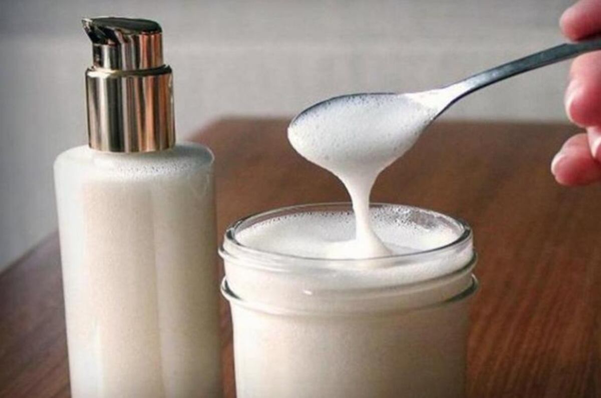 Aplica esta mezcla con bicarbonato y cubrirás tus canas.