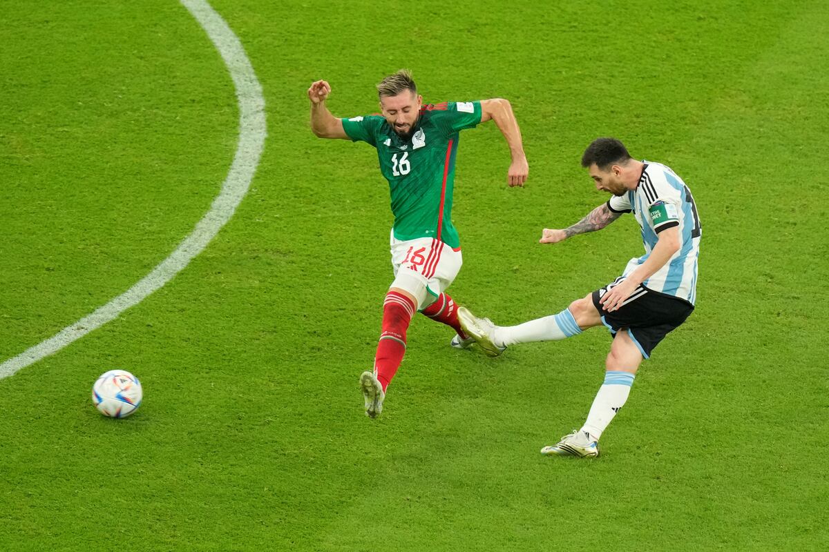 La secuencia del golazo de Lionel Messi a México. (AP)