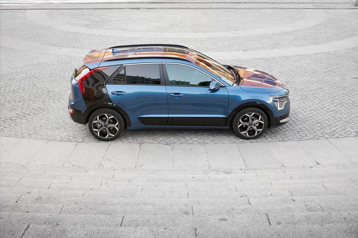 Está impulsado por un motor naftero 1.6 acoplado a uno eléctrico con el que entrega una potencia de 141 CV y 265 Nm de par.