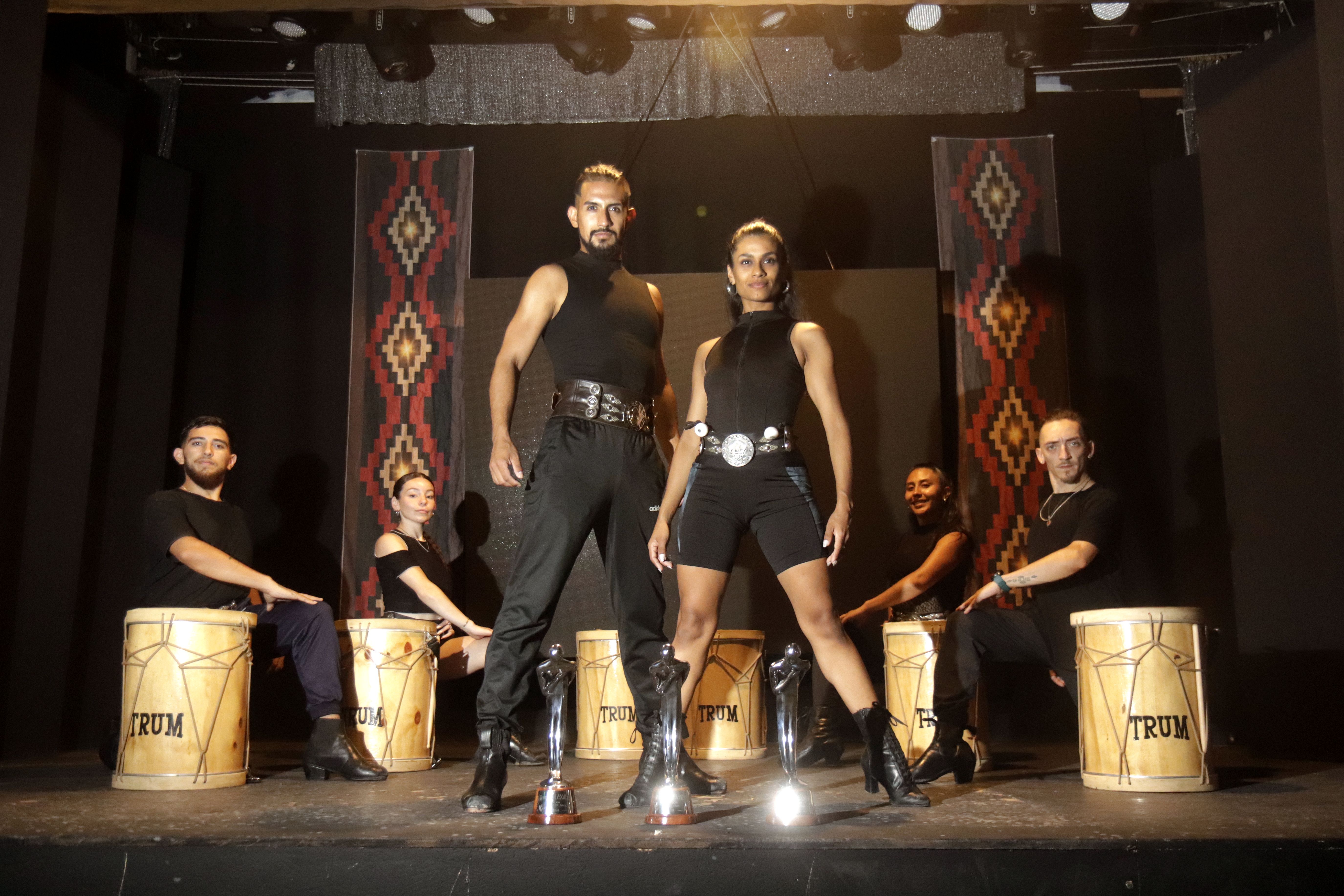 Bailarines del grupo de baile Trum. ( La Voz)