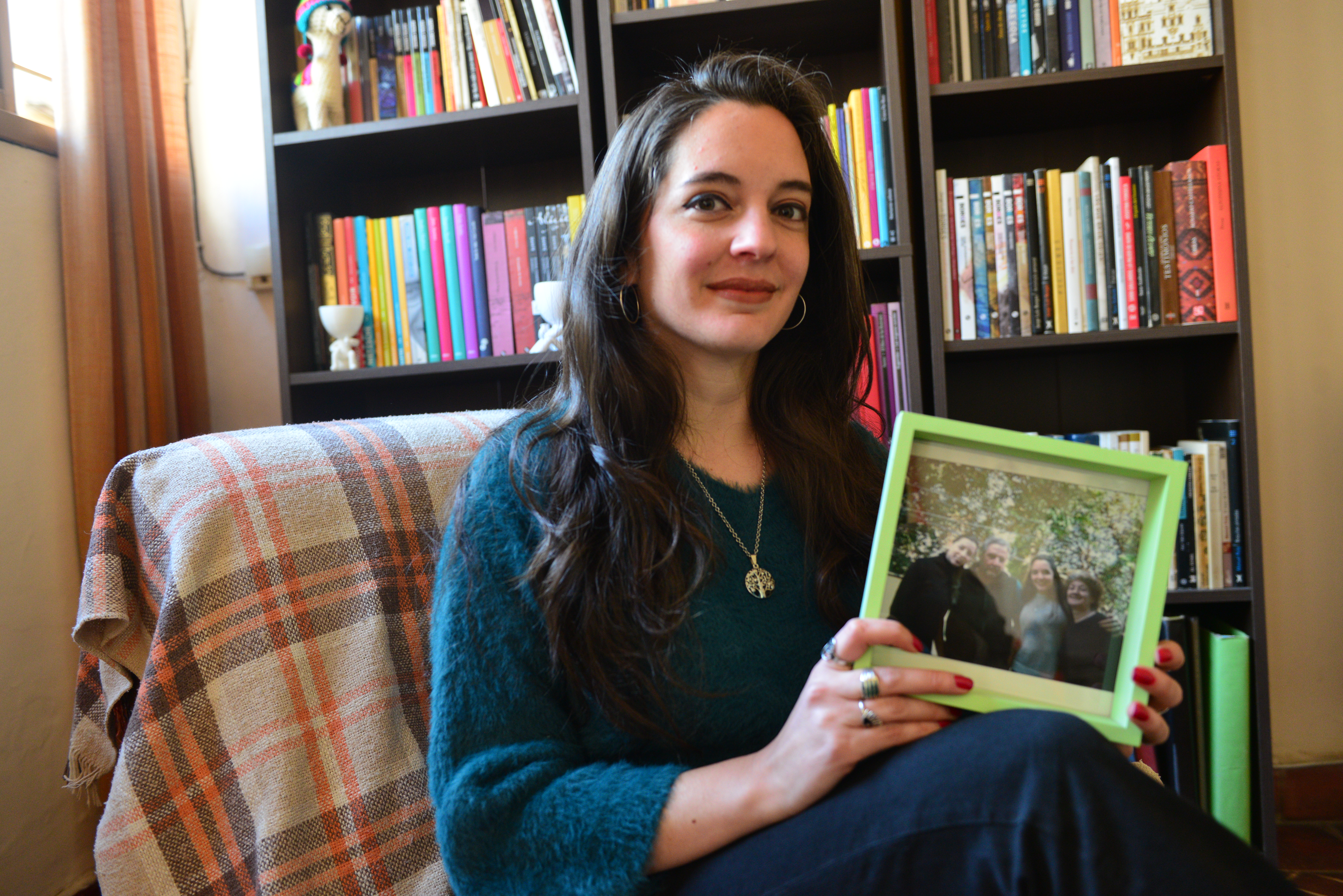 NOSTALGIA MIGRATORIA. Carina García tiene una hermana viviendo en España hace más de tres años. (Javier Ferreyra / La Voz)