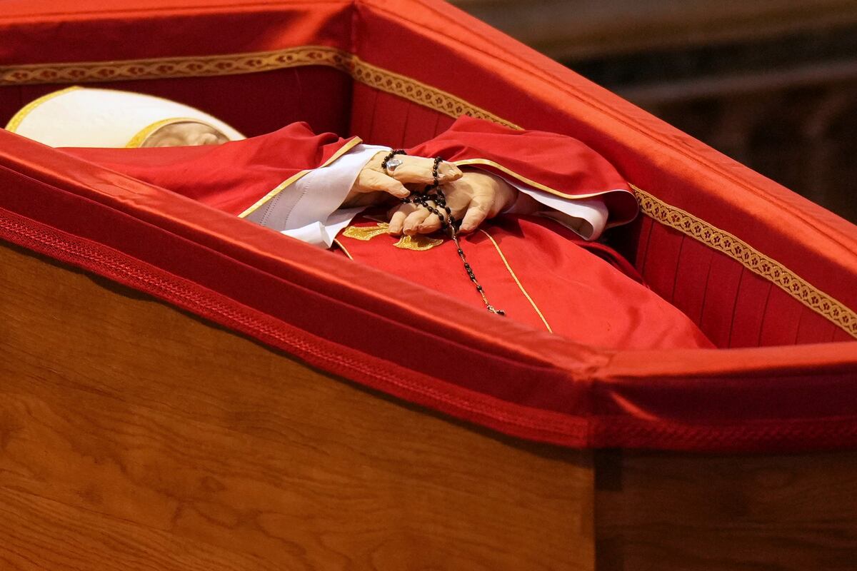 Muerte del papa Francisco: miles de fieles ya despiden al Sumo Pontífice en la Basílica de San Pedro