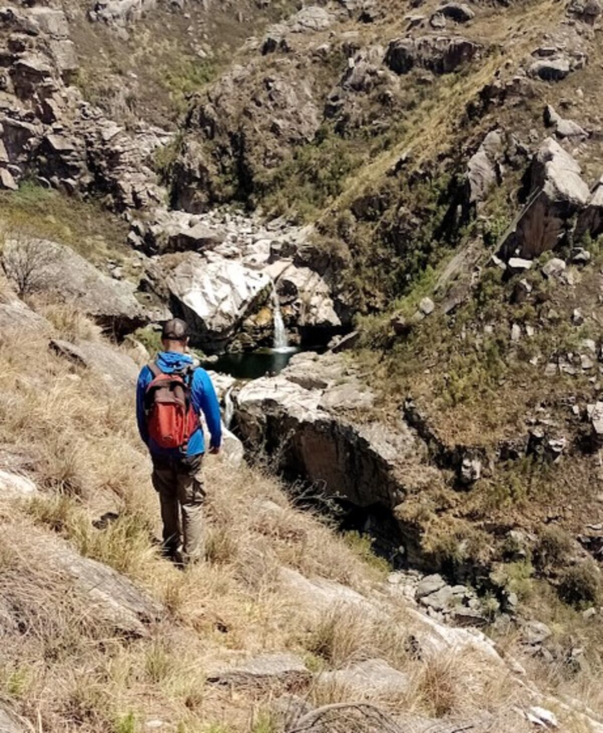 Agua en las Sierras Grandes. El "tanque" de agua de Córdoba, entre rocas y pastizales de altura. (La Voz)