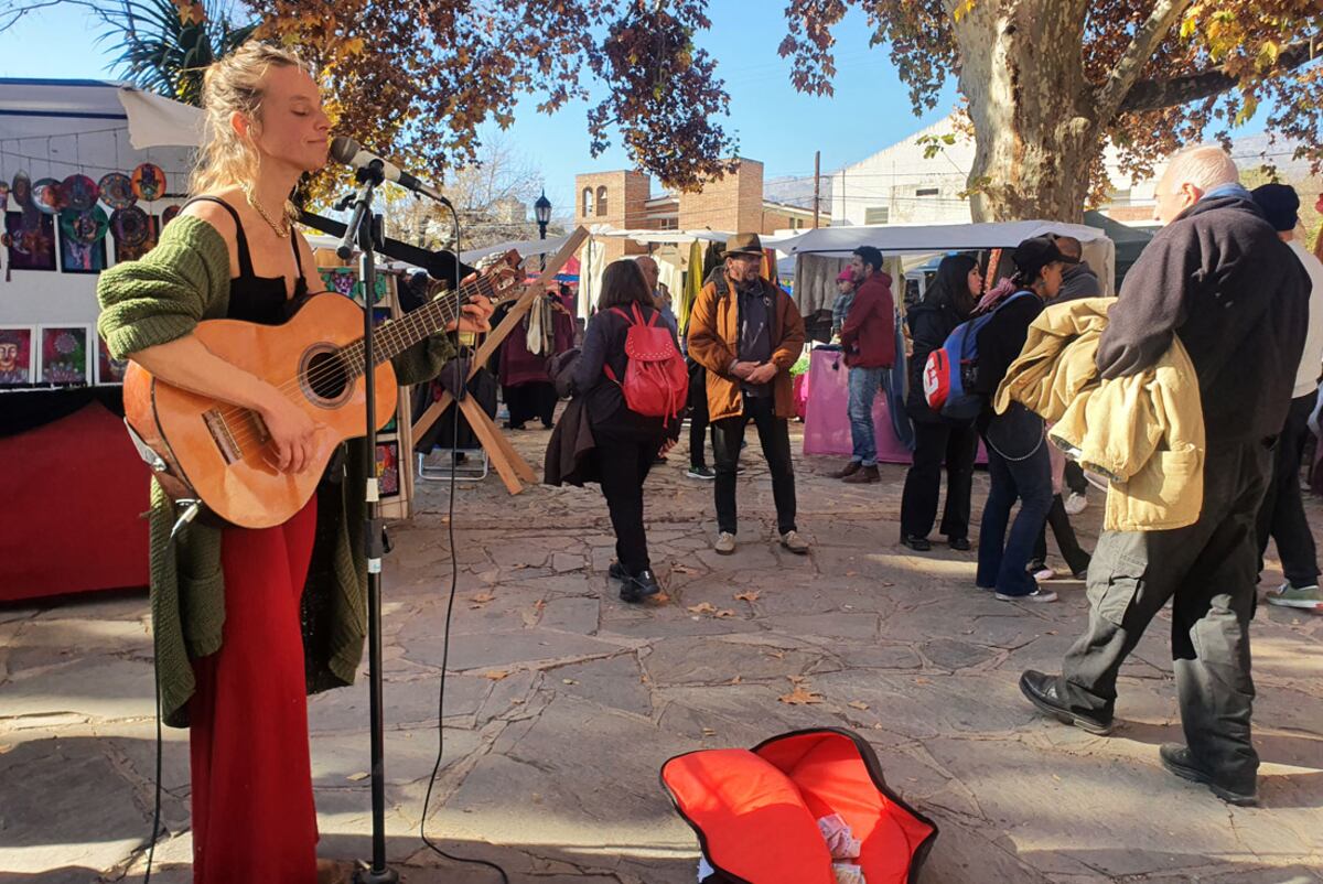 La feria artesanal de Villa de las Rosas, un atractivo permanente en Traslasierra. (La Voz)
