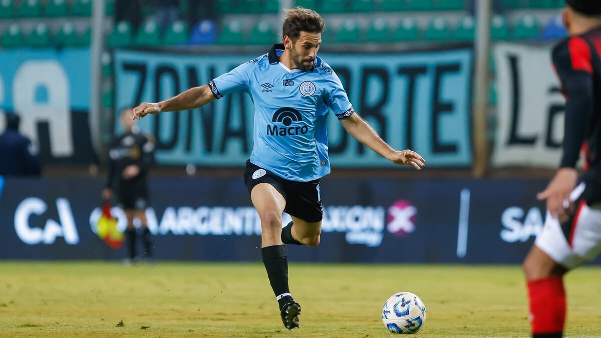 Belgrano en su partido ante Defensores de Belgrano. (Prensa Belgrano).