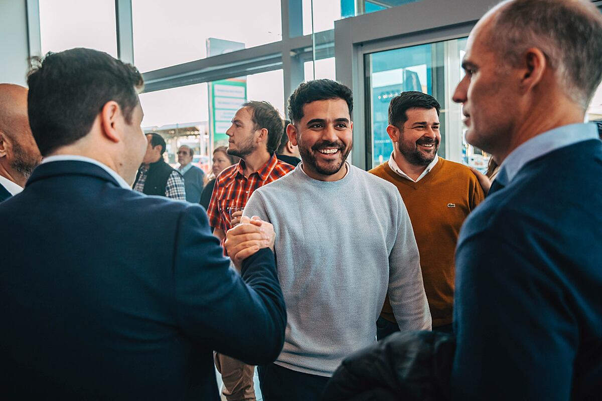 Celebración y sonrisas por los nuevos desafíos en Maipú Chevrolet.
