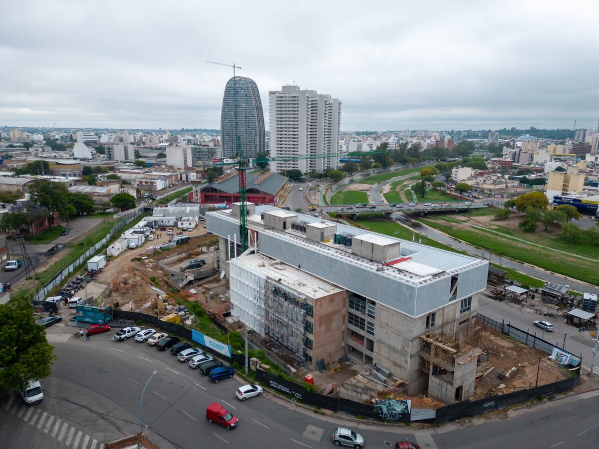 Avanza la obra de la nueva sede del Concejo Deliberante de Córdoba, en la zona del ex Abasto, en avenida Costanera (Municipalidad de Córdoba).