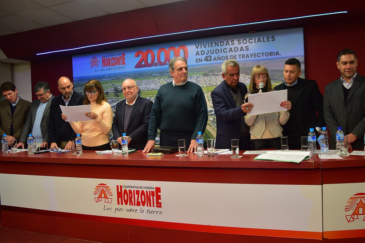 Adjudicación de la vivienda 20 mil de Cooperativa Horizonte. (Pedro Castillo / La Voz)