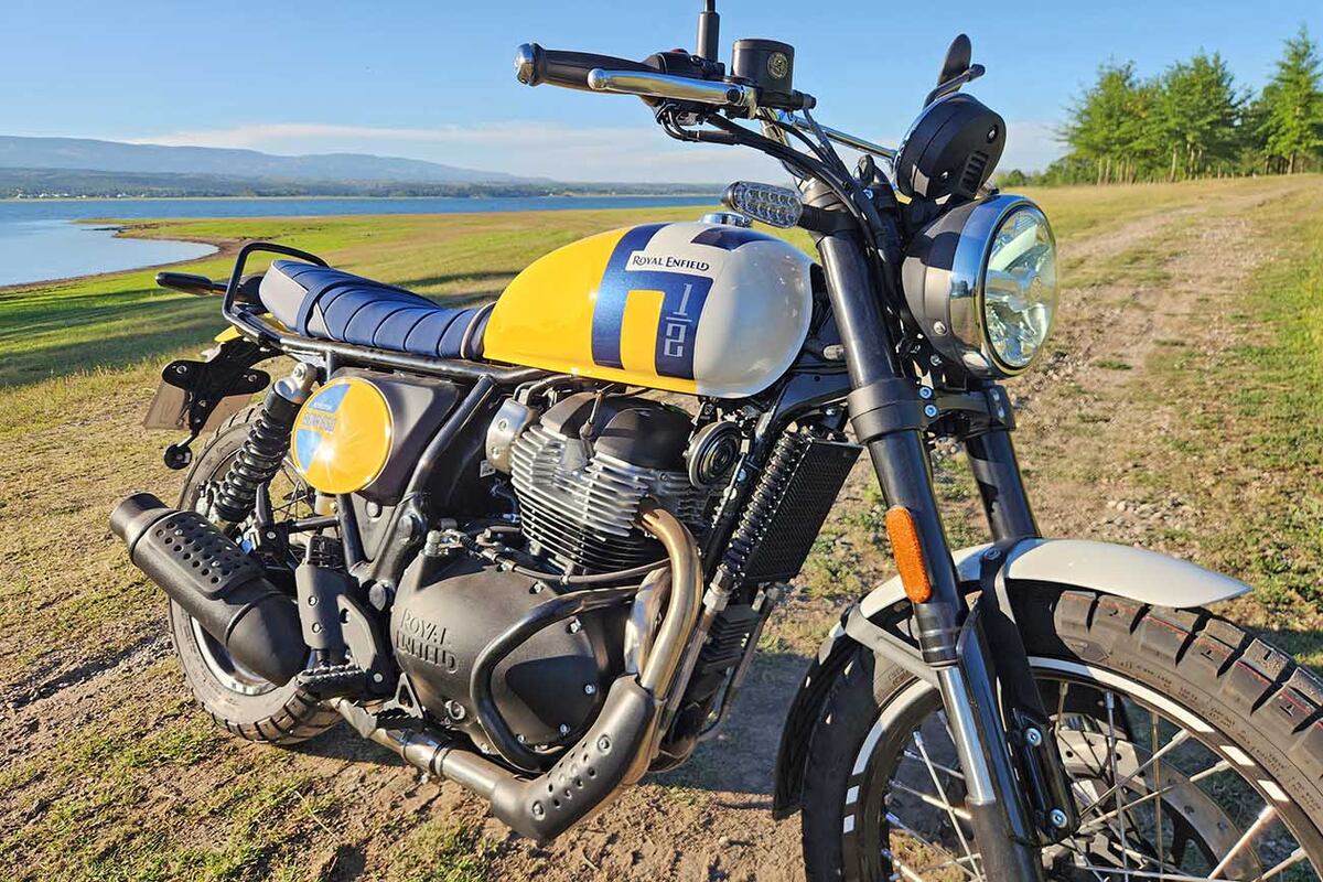 El estilo Scrambler está presente en todos sus flancos.