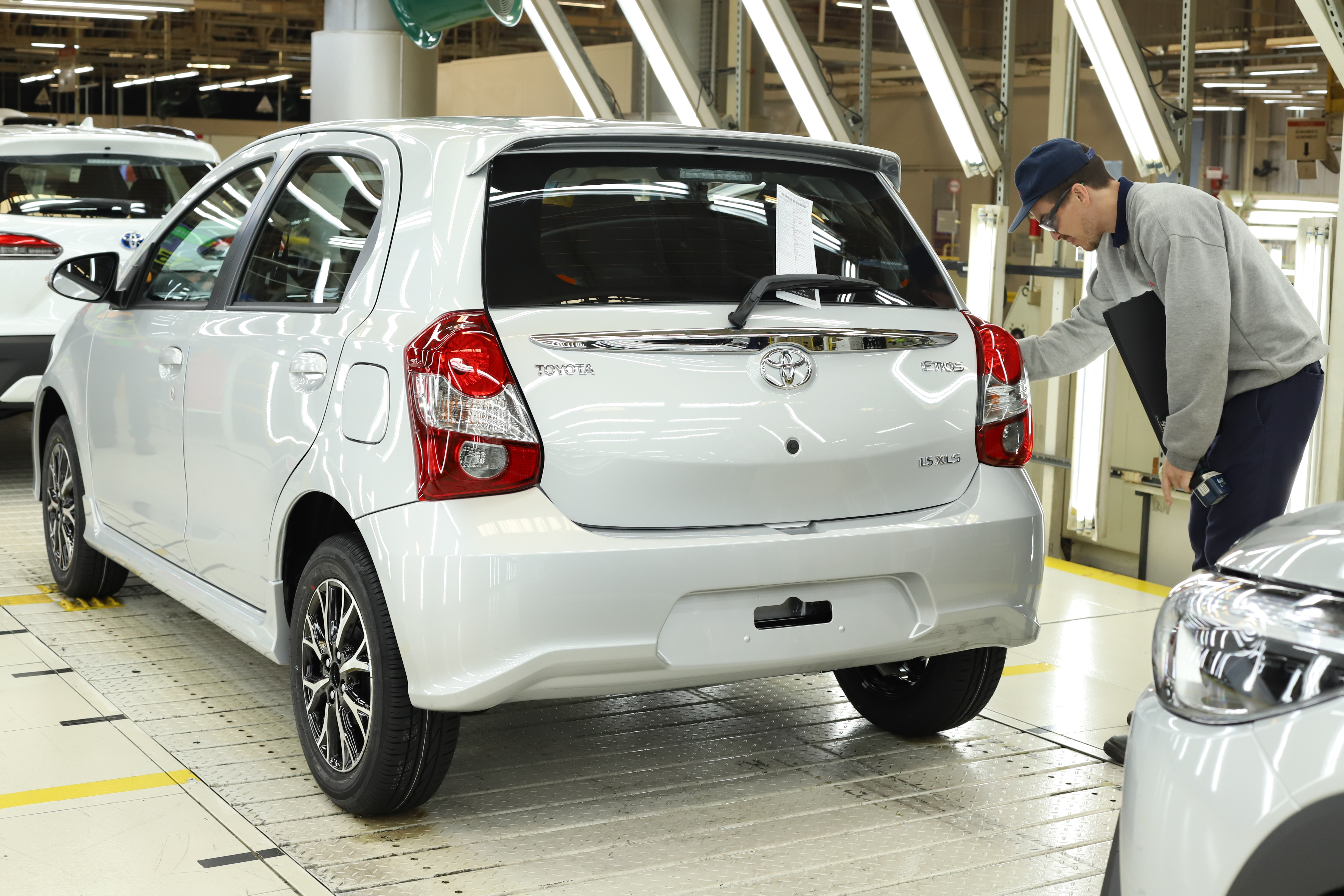 Etios. (Toyota)