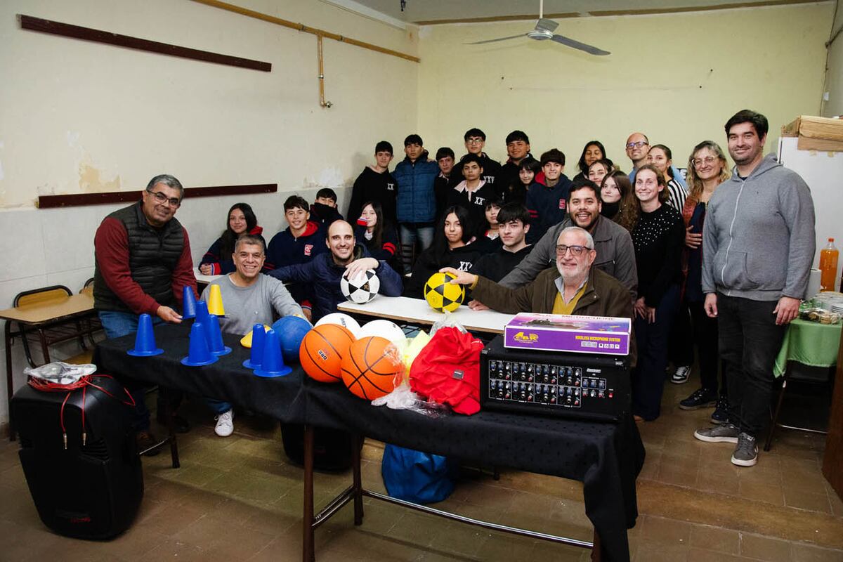 La Agencia Córdoba Joven llevó tecnología, deportes e idiomas a Tercero Arriba