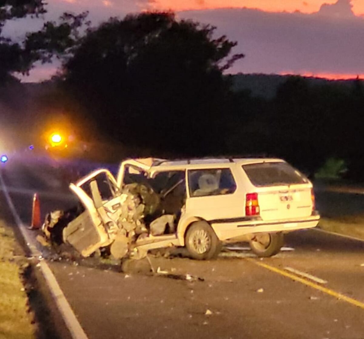Embalse. Choque entre auto y móvil de la Policía Caminera.