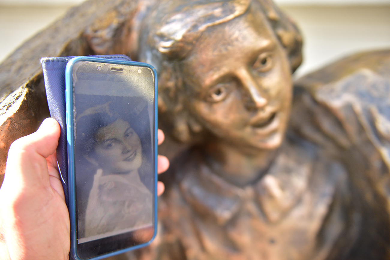 La foto de Ilda Joan, la niña que modeló para que Perekrast la inmortalizara en el monumento ( Ramiro Pereyra /La Voz ).