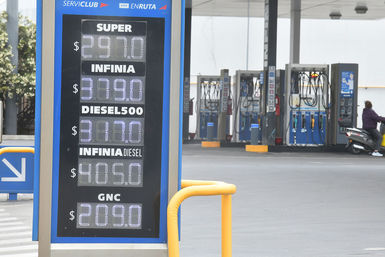 YPF Desabastecimiento de combustibles precios de las naftas ( Ramiro Pereyra /La Voz)