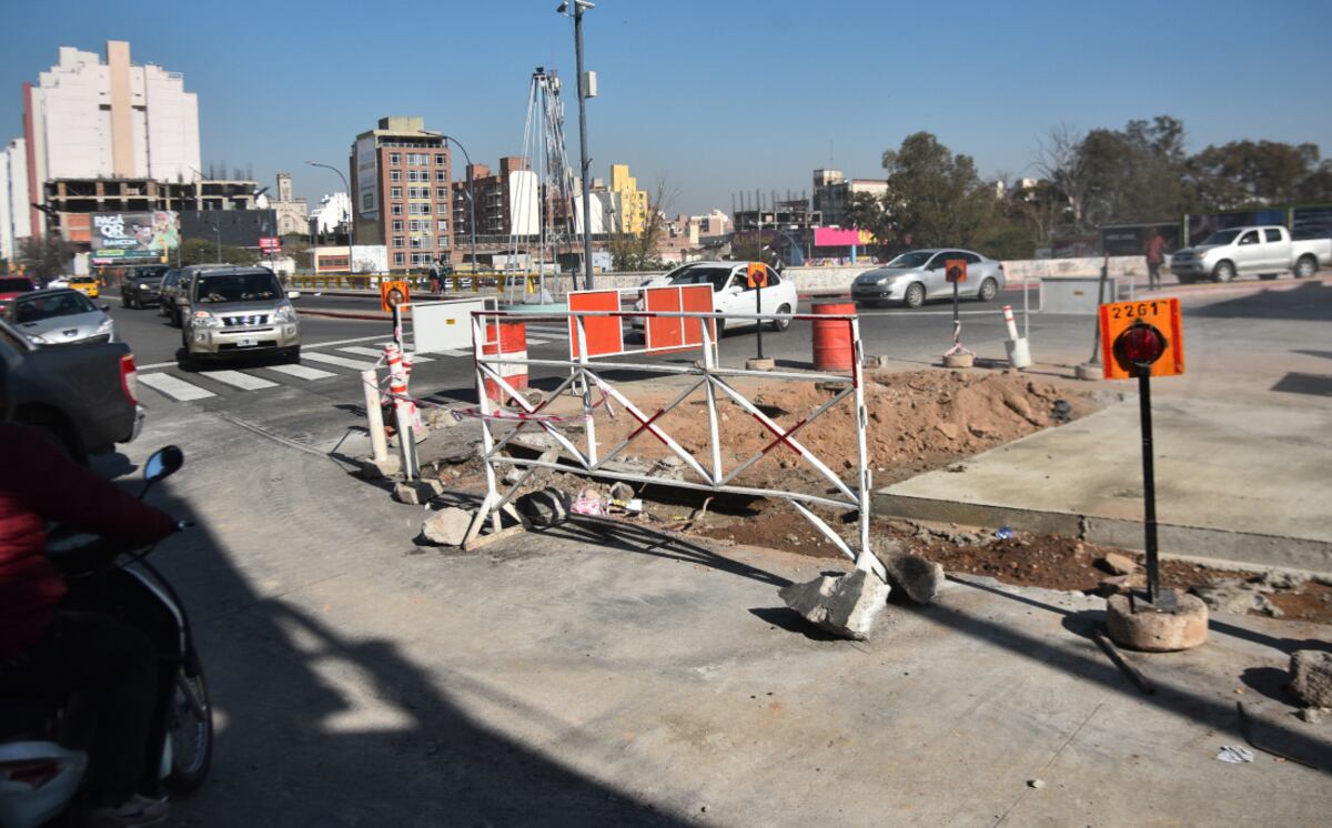 Obras en calle Martín García. (Pedro Castillo / La Voz)