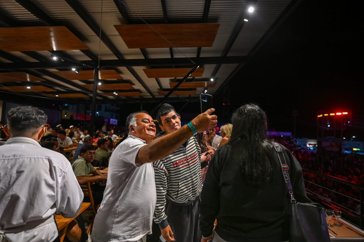 Cosquín 2026, séptima luna: Milo J de sorprensa en La Próspero (Carlos Romero / LVI)