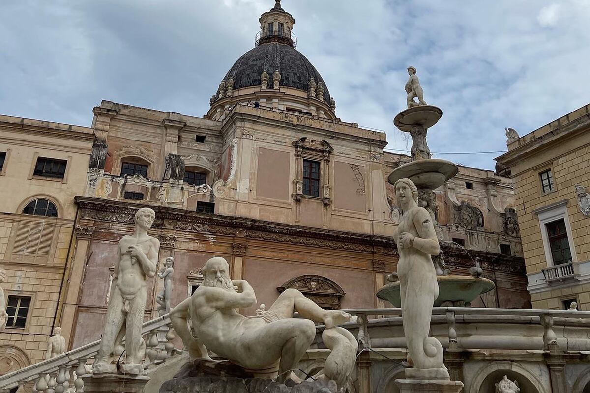 Las figuras desnudas de la Fontana Pretoria generaron polémica en su época, llegando a ganarse el nombre de la Fuente de la Vergüenza.(Foto: Nicolás Arzani)