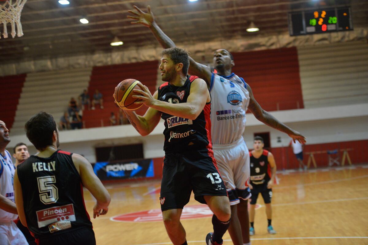 En la temporada 2014/2015, Lucas Arn jugó en Instituto y logró el ascenso a la Liga Nacional. (Pedro Castillo / La Voz / Archivo)