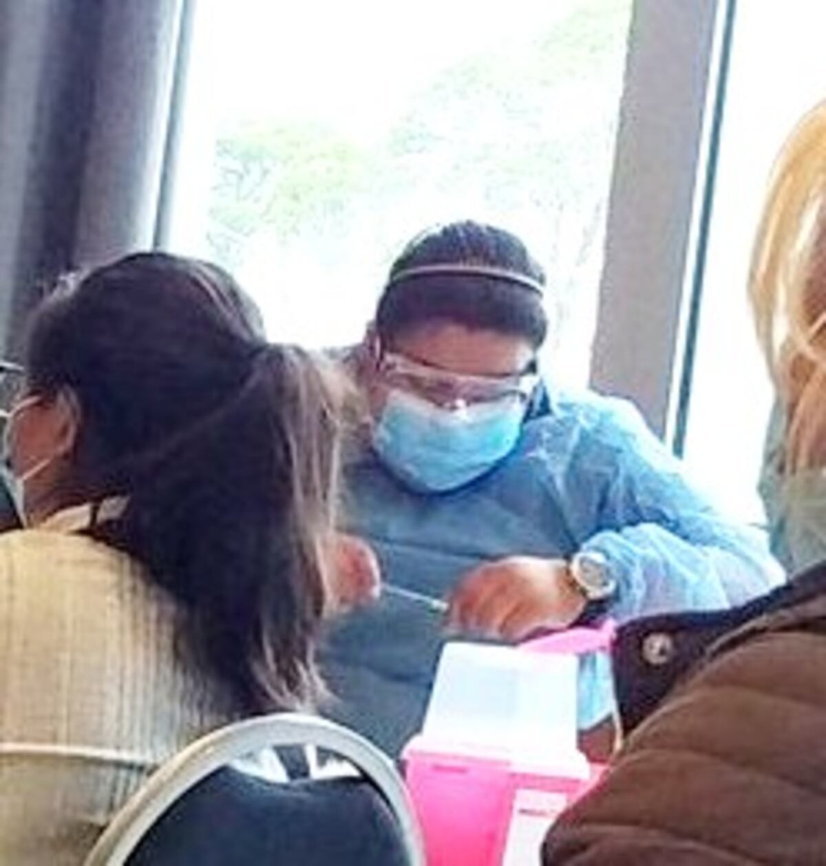 La vacunadora cordobesa que conmovió a Gloria Estefan.