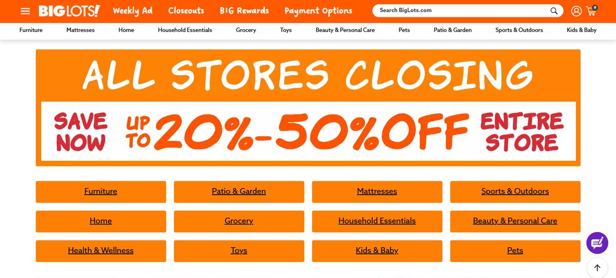 La página web ya anuncia descuentos de hasta el 50% para agotar el inventario.