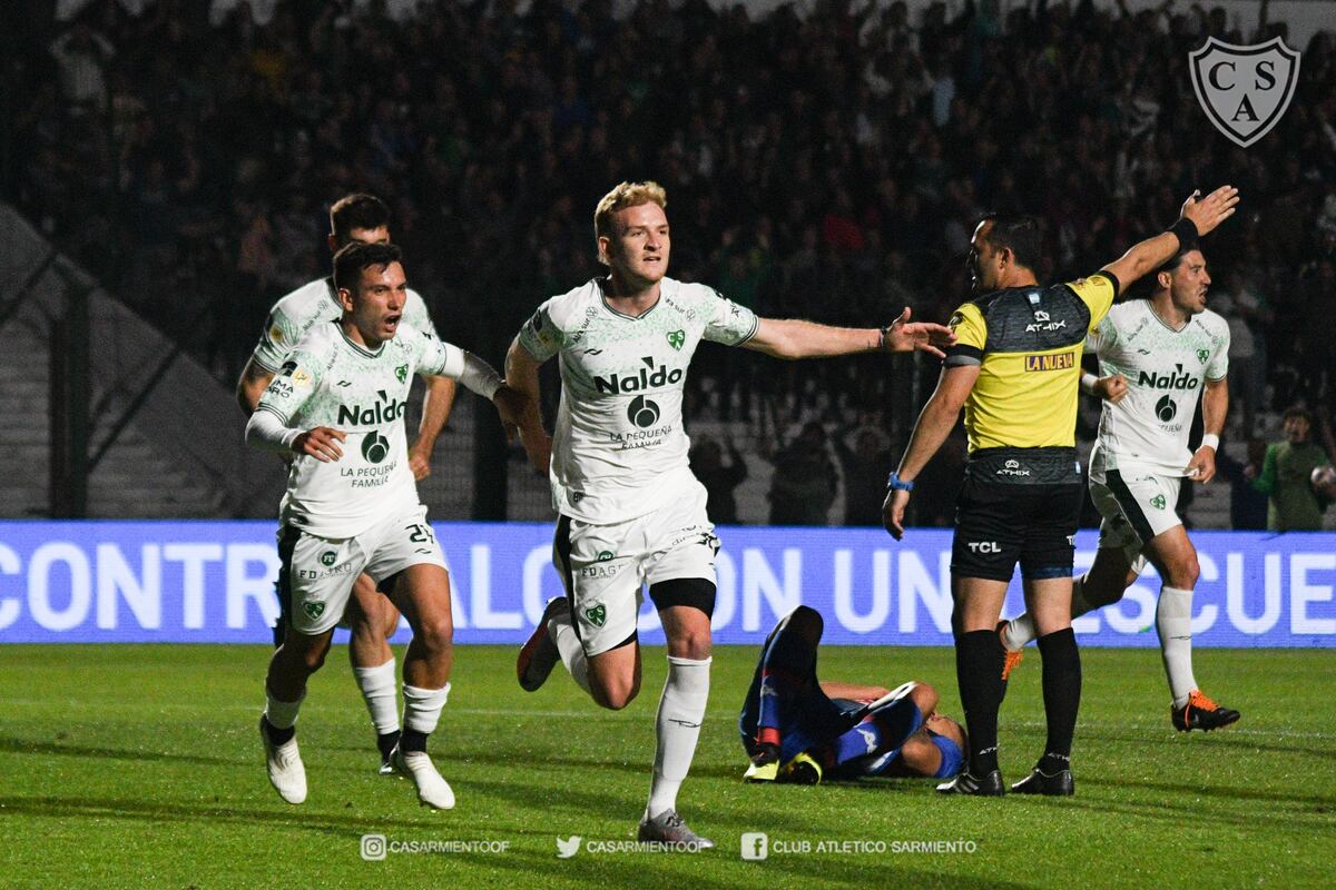 Gondou, autor del gol del 2 a 2 para Sarmiento ante Tigre. (prensa Sarmiento).