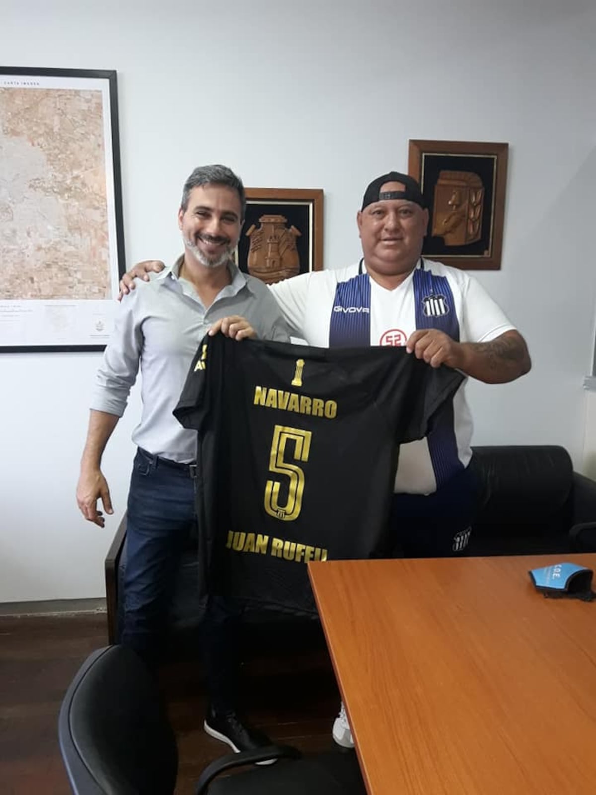 González con el subsecretario de Participación Vecinal, Juan Rufeil (Facebook).