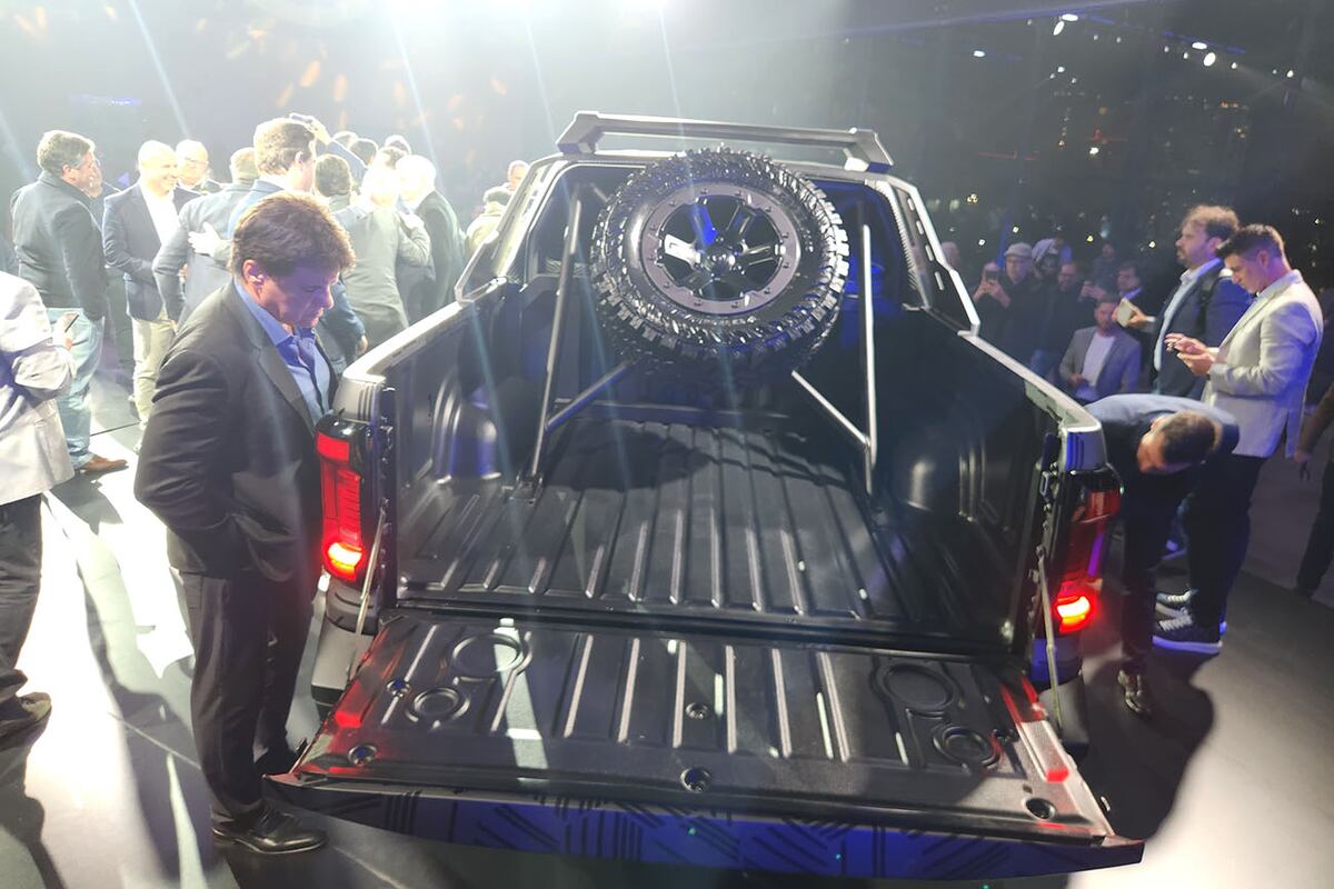 Las dimensiones de su caja es prácticamente igual a la de la FIat Titano.