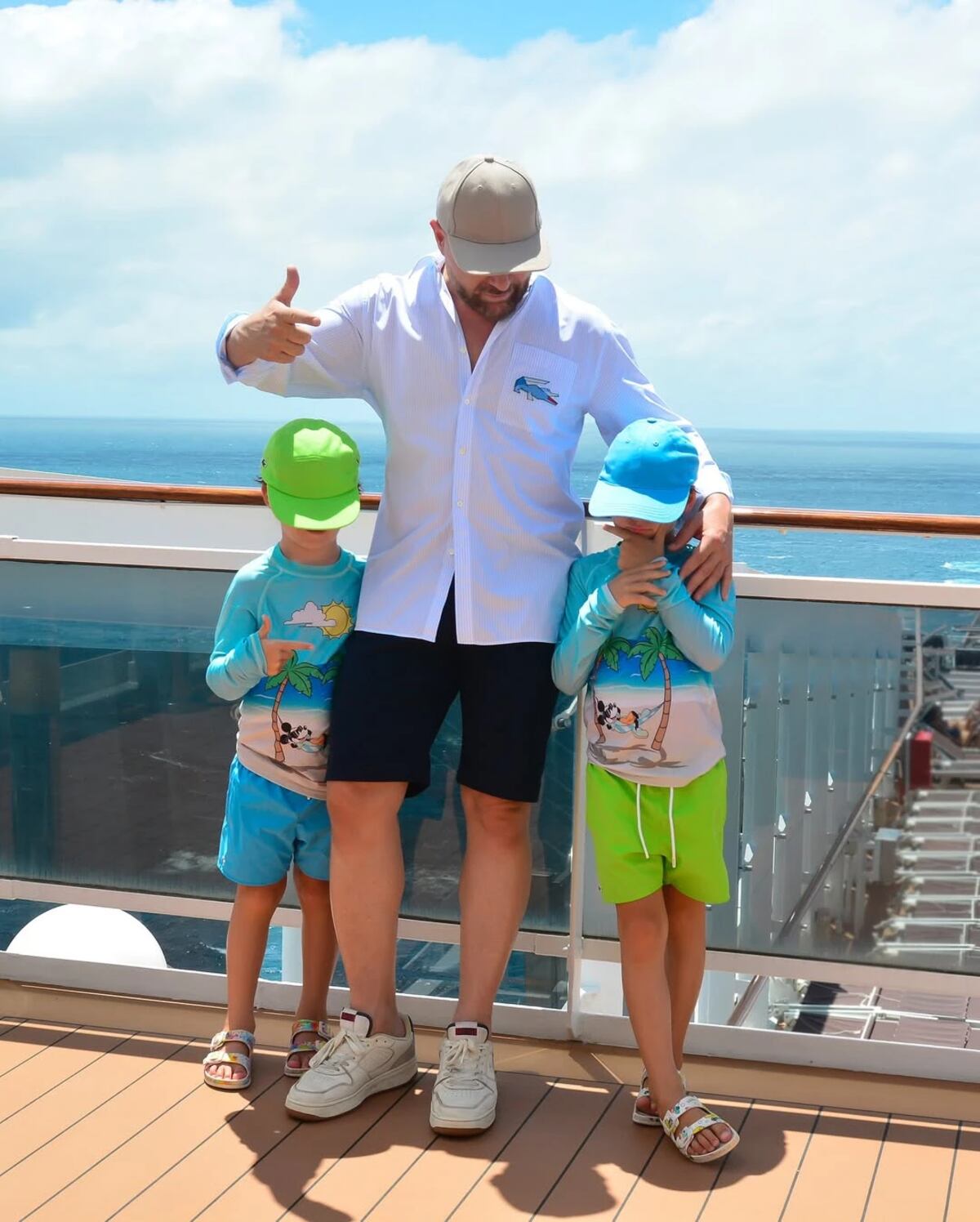 Lautaro y Lorenzo, disfrutaron de una escapada al mar con su papá.