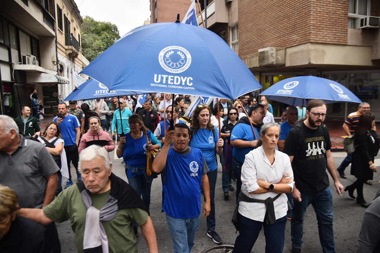 El Sindicato de Empleados Públicos SEP marchó esta mañana por las calles de la ciudad. (Pedro Castillo / La Voz)