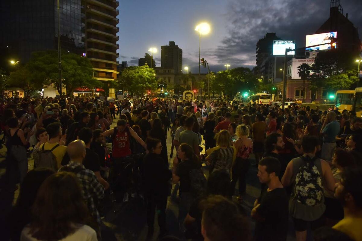 cacerolazo en patio olmos
