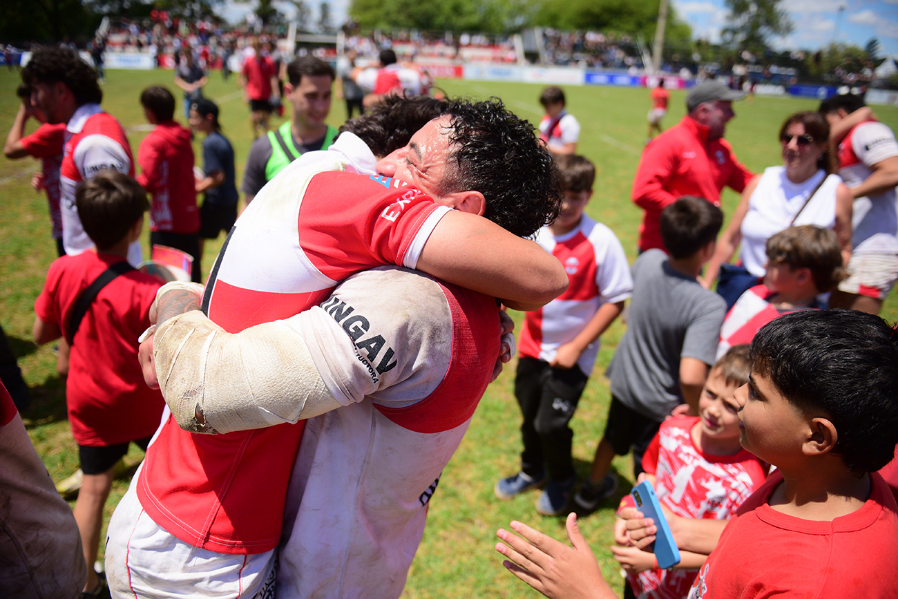 Rugby. Universitario se quedó con el tercer puesto tras vencer a Atlhetic por 41-19. (José Gabriel Hernández / La Voz).