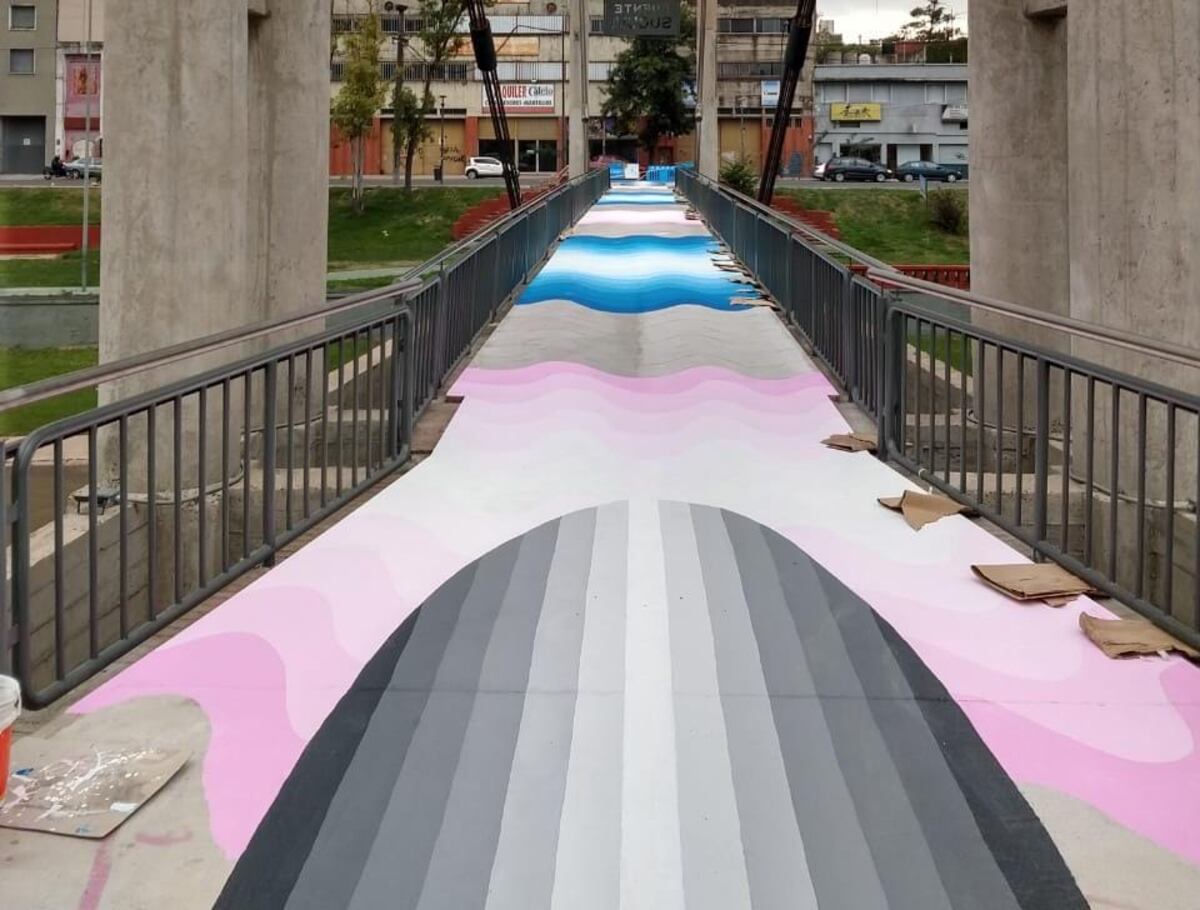 Así está quedando el tradicional Puente Suquía, intervenido por un artista cordobés por iniciativa de la Municipalidad de Córdoba. (Prensa Municipalidad de Córdoba)