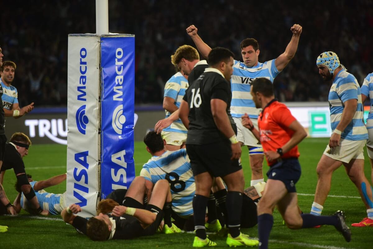 Try del cordobés Joaquín Oviedo en el partido entre Los Pumas y All Blacks. (Nicolás Bravo / La Voz)