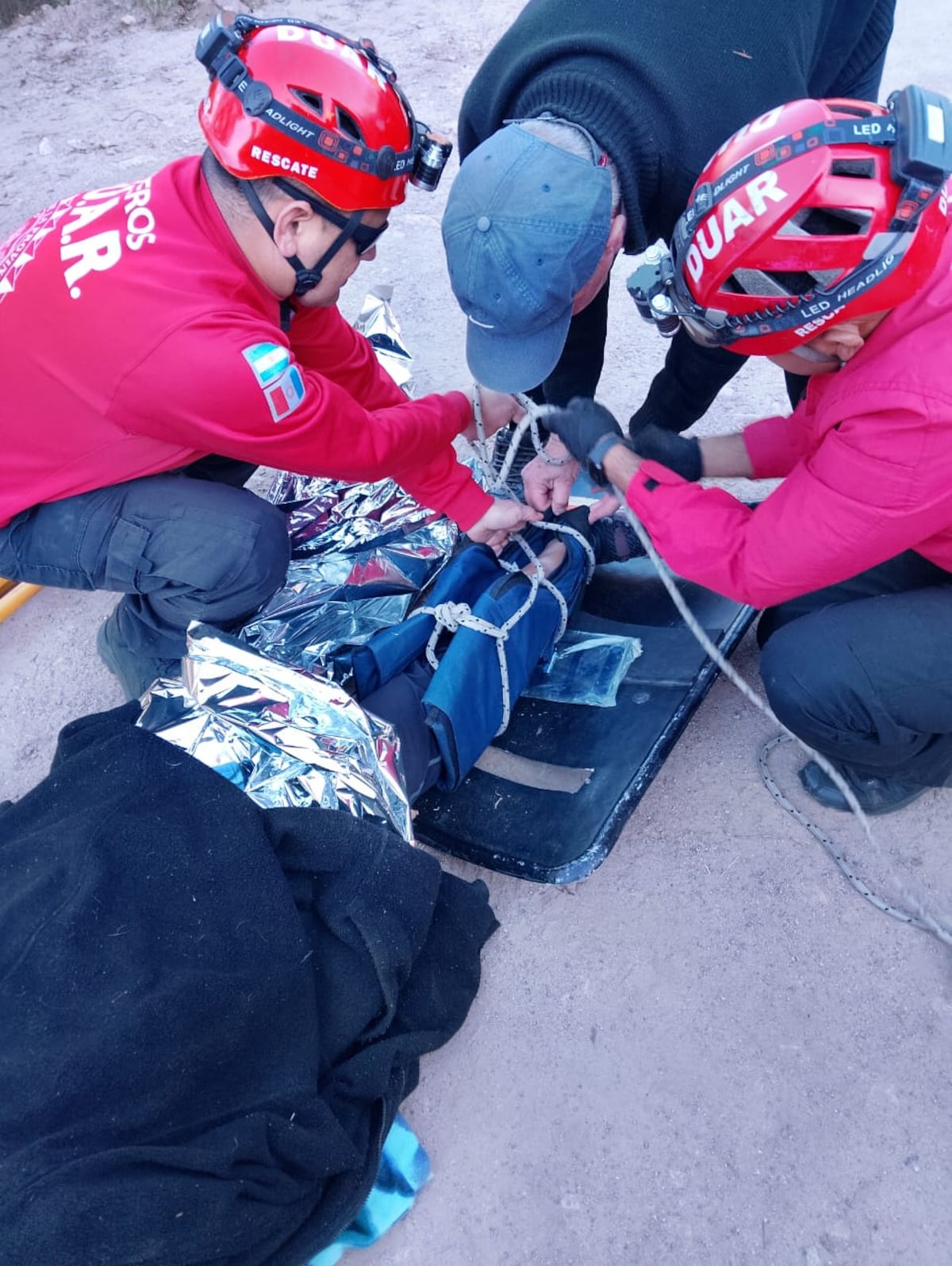 Un ciclista perdió el control y terminó con fractura de pierna. (Policía de Córdoba)