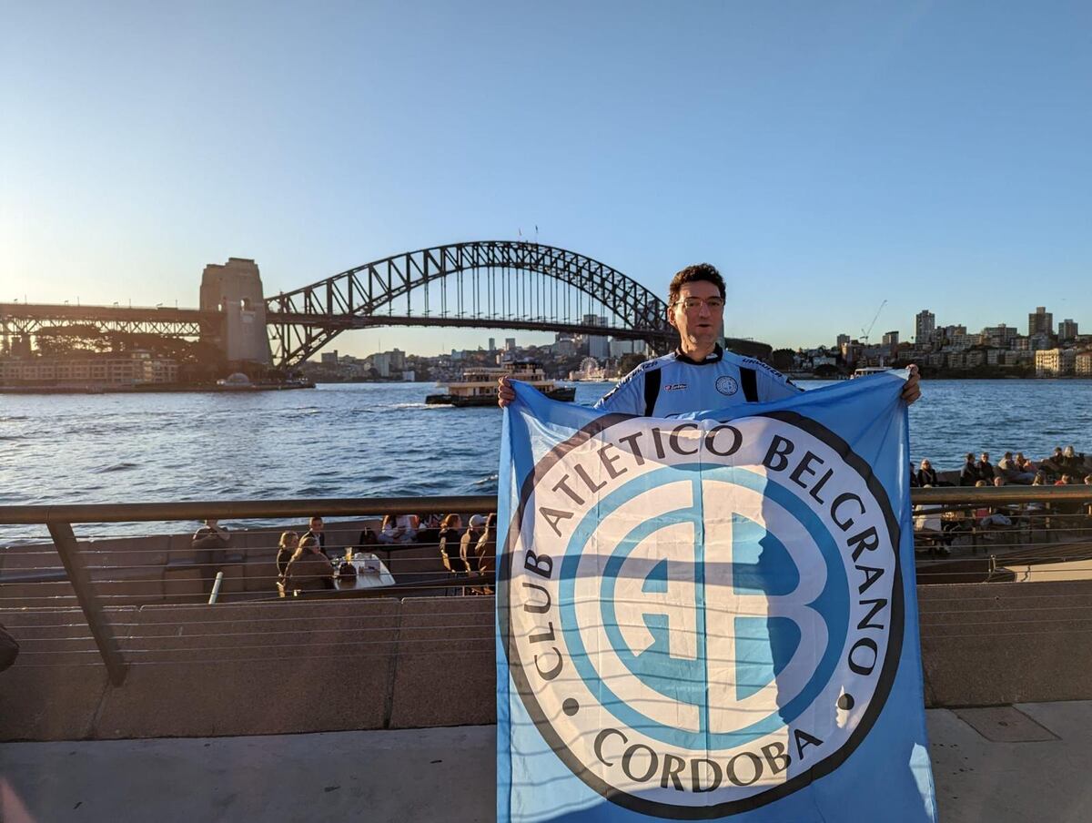 Miembros del grupo de WhatsApp llamado Piratas x el Mundo, que reúne a hinchas de Belgrano. (Gentileza de la cuenta de Instagram @pira7asxelmundo)