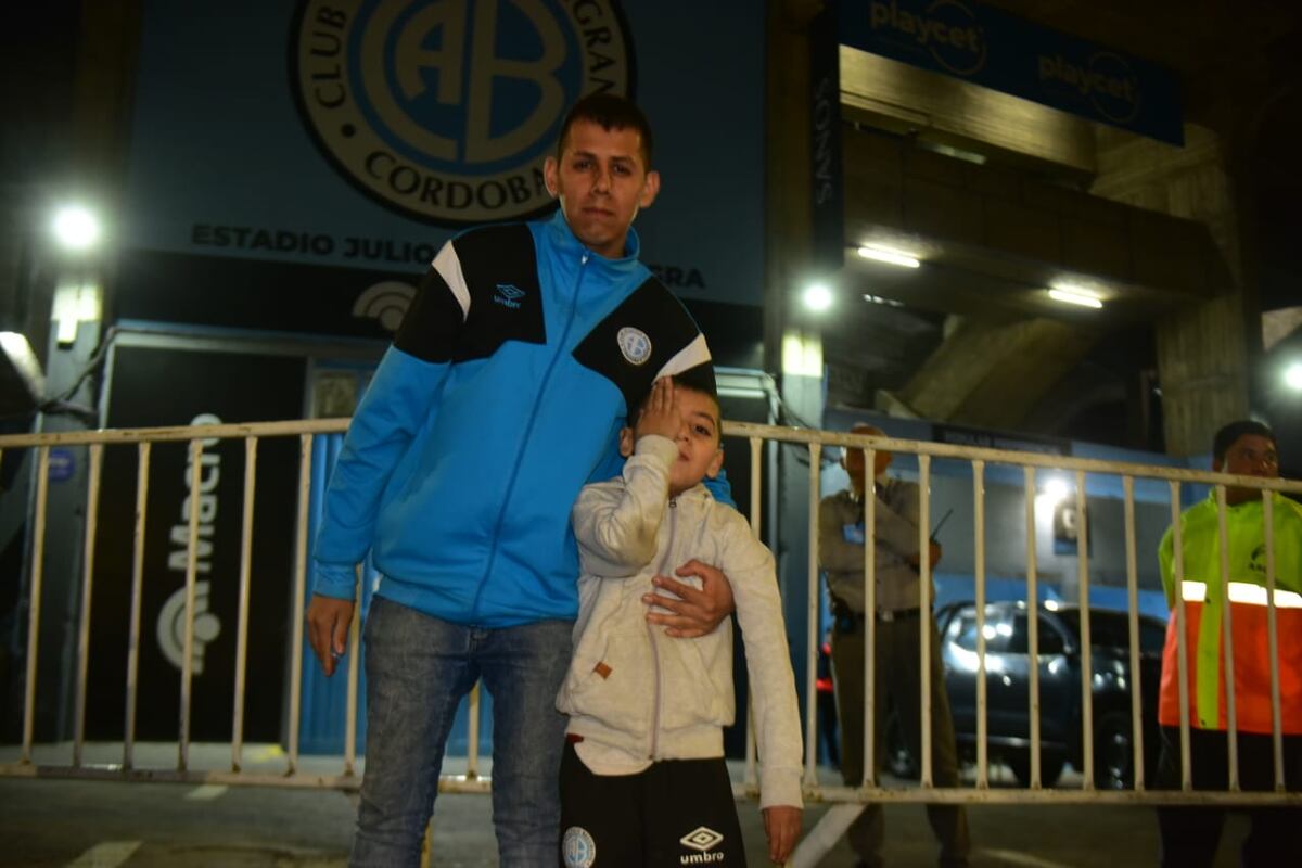 Cara 'e Cancha de Belgrano en la previa del partido con Estudiantes en el estadio Gigante de Alberdi. (Nicolás Bravo / La Voz)