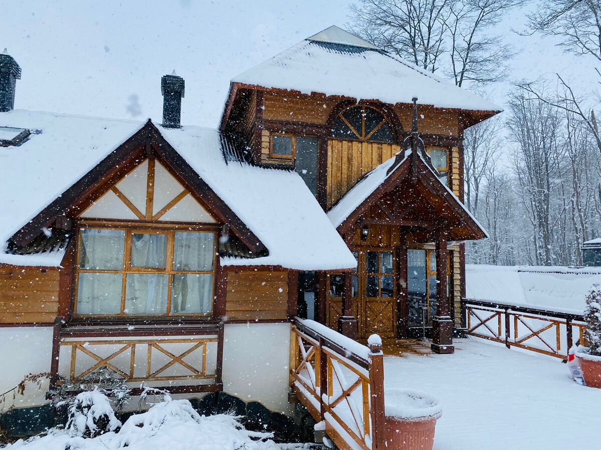 Postales de la última nevada en Ushuaia. (Gentileza Guillermo Worman)