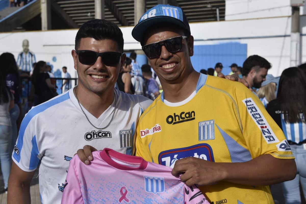 Racing contó con el apoyo de toda su gente este domingo (Foto: Ramiro Pereyra).
