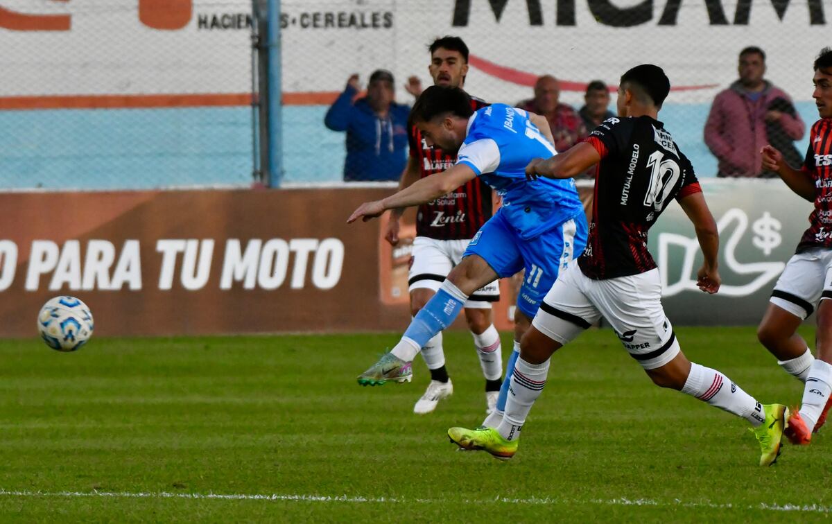 Estudiantes de Río Cuarto enfrentó de local a Patronato por la Primera Nacional. (Tomy Fragueiro / La Voz)