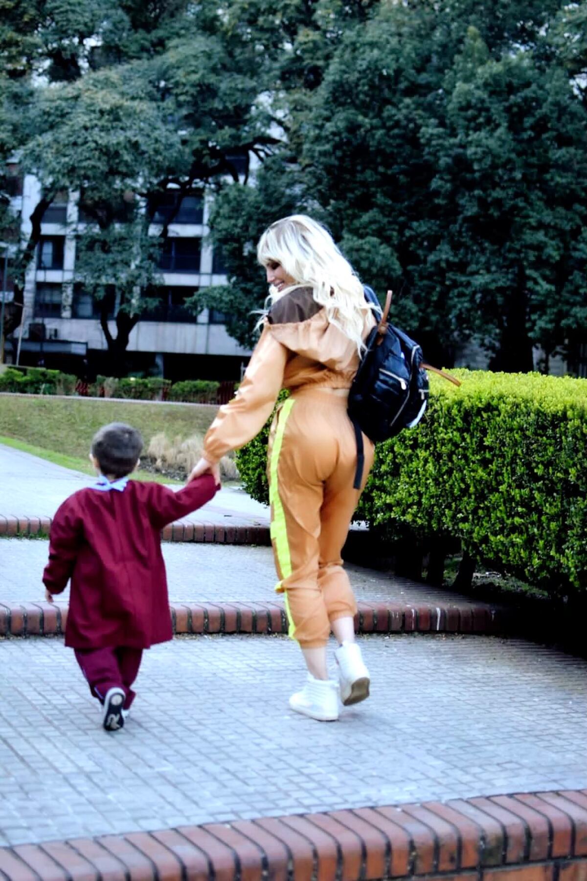 Vicky Xipolitakis acompaño a su hijo, Salvador Uriel a su primer día de jardín y compartió el momento en sus redes sociales