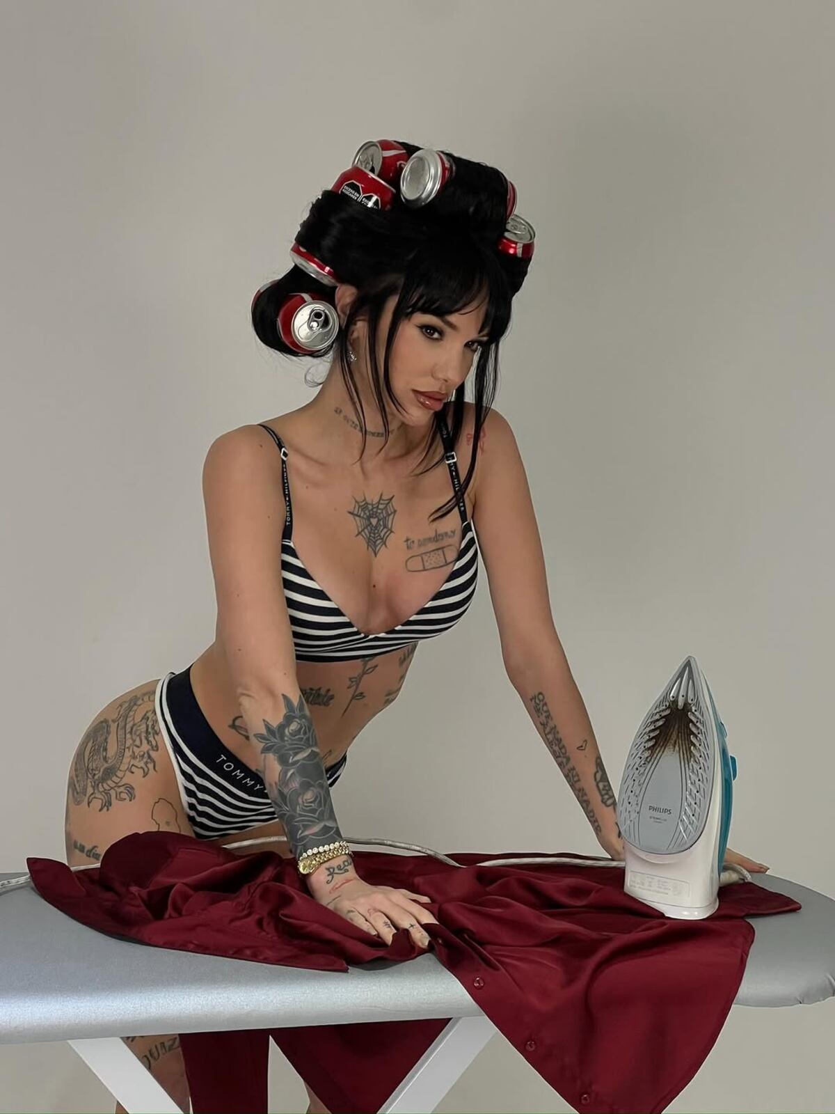 La Joaqui compartió una sesión de fotos hot en Instagram y dejó en evidencia su amor por Luck Ra en un nuevo tatuaje (Instagram de La Joaqui)